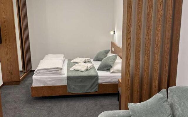 Hotel R&R Inn