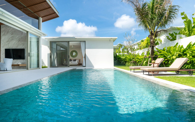 Swimming Pool Villa