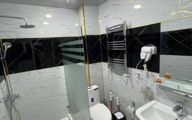 Hotel Status Inn