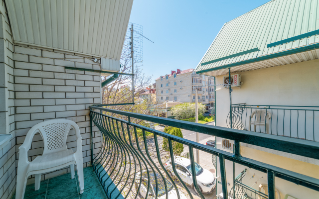Yuzhny Guest House