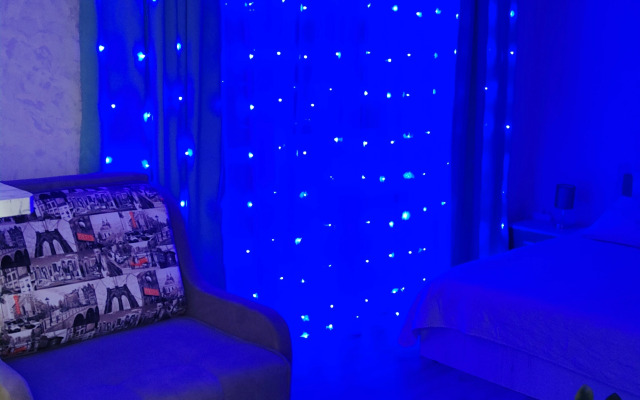 Квартира Новая Cовременная Cтудия с Видом на Рощу