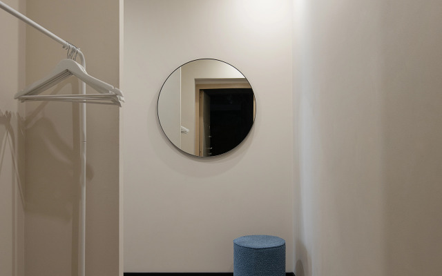 Апартаменты улучшенные в новом доме с качелей