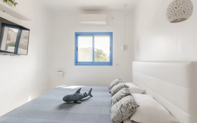 GW932 Gugel Waves Amazing Seaview Flat
