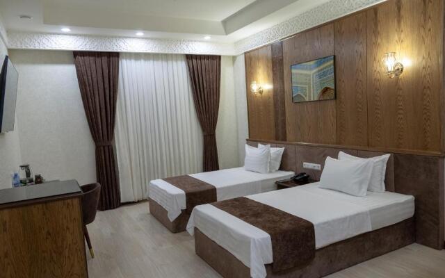 Paradise Plaza Luxury Hotel