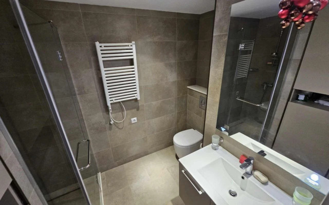Vidovaya Kvartira na Pervoy Linii Apartments