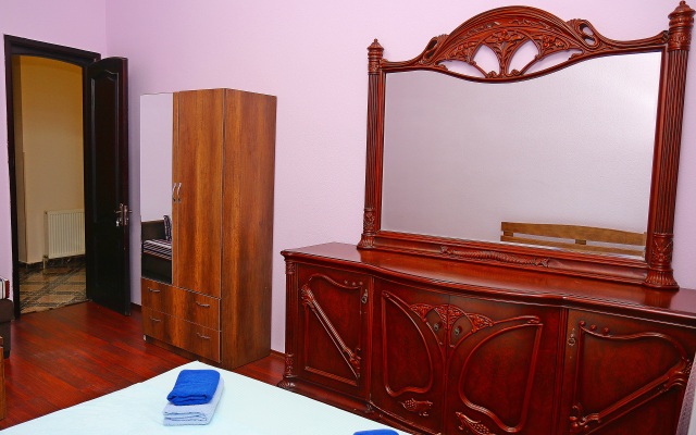 Ot Russkoj Sluzhbyi Servisa Guest House