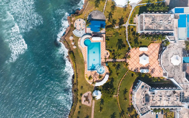 Golden Tulip Dar Es Salaam Hotel