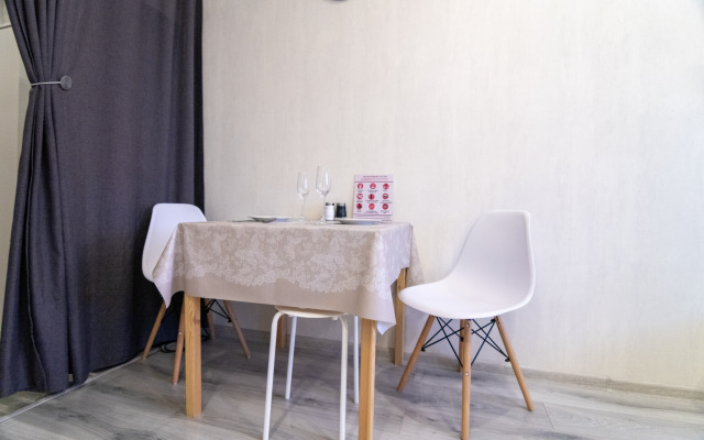 Stylish Studio in Novostroe Apartments