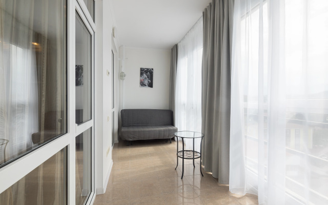 Studiya Per B Khmelnitskogo Flat