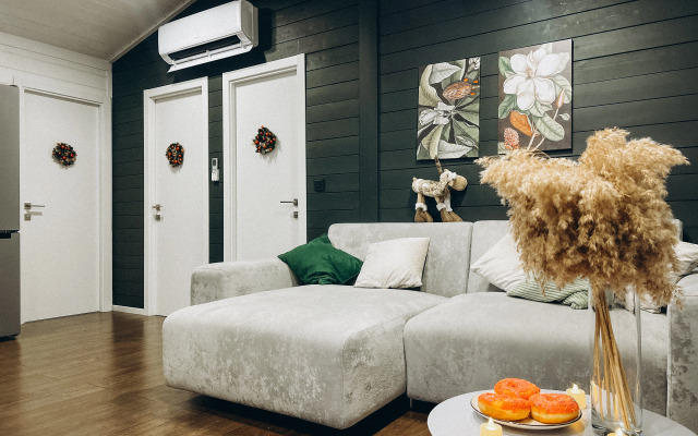 Частный дом с гриль-мангалом, сауной и большой террасой