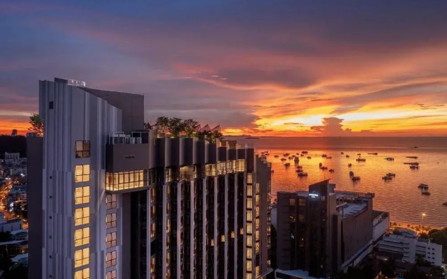 Edge Central Pattaya Lux Apartments