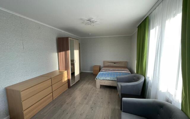 S 2 Komnatami Na 16 Etazhe Apartments