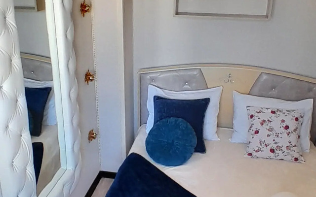 15 mkr Flat