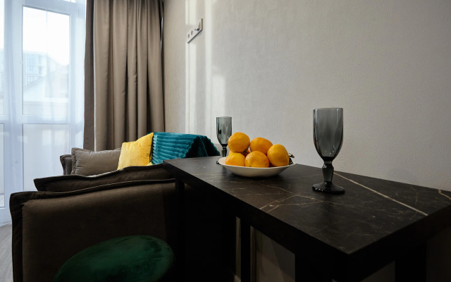 V Zhk Rezident s Balkonom Apartment