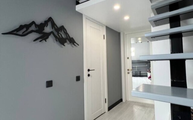 Dvukhurovnevyye Apartamenty Cloud Attic na Elektrozavodskoy