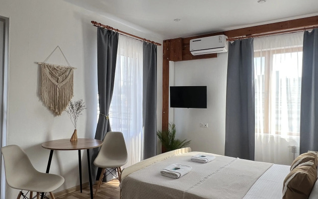 Podsolnuh Village Guest House