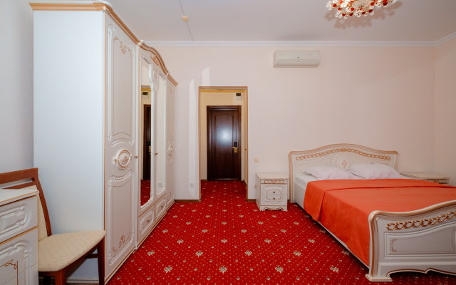 Kiparis Hotel
