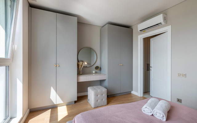 Stilnye s Vidom na Reku Apartments