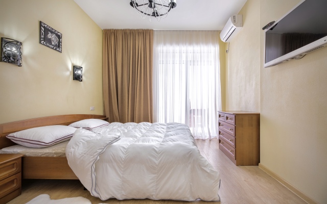 Pervaya Liniya Naberezhnoy Apartments