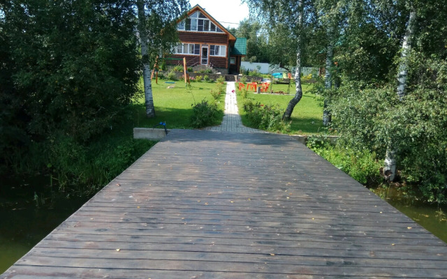 Частный дом коттедж с пятью комфортабельными спальнями