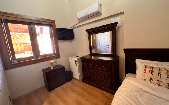 Tarihi Sari Konak Hotel