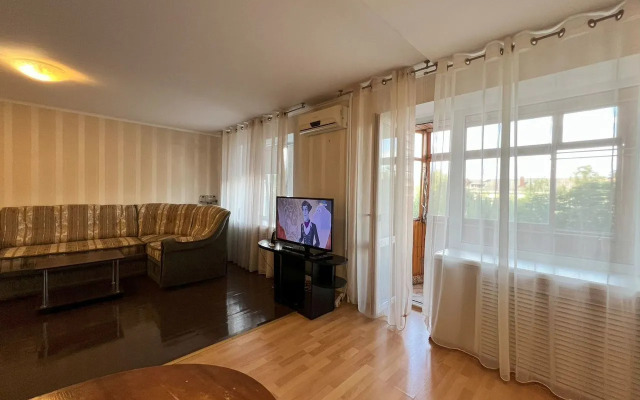 Na Ulitse Brestskaya 12 Flat