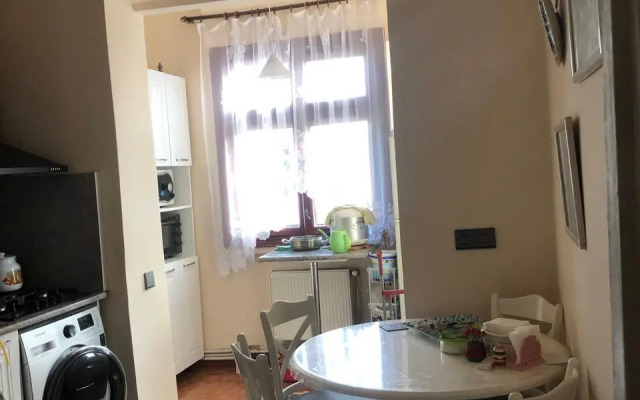Flat Kvartira na 5-om etazhe v tsentre Baku