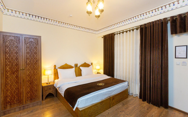 Hotel Iman