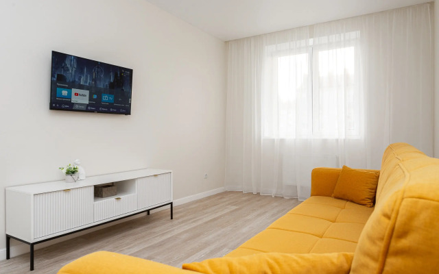 Apartwhite Flat
