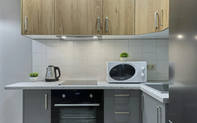 Квартира Уютная и Стильная Студия с Кондиционером в Доме Бизнес-Класса