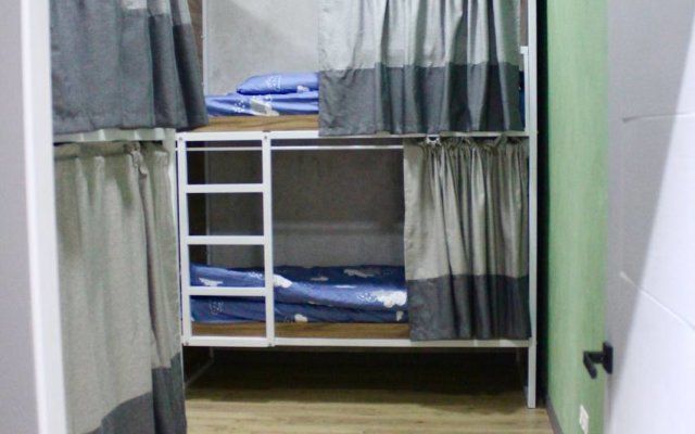 Хостел izzzi hostel Bishkek