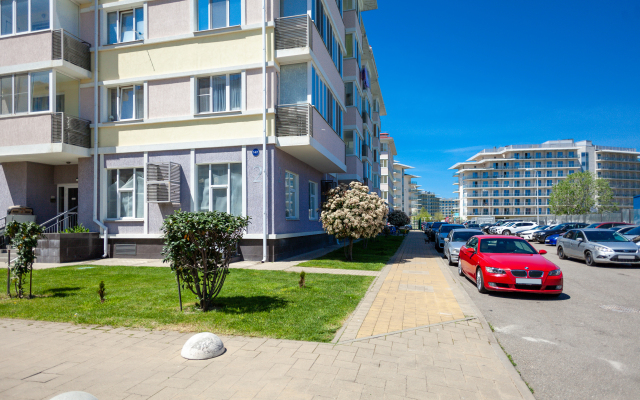 V Barkhatnikh Sezonakh Apartments