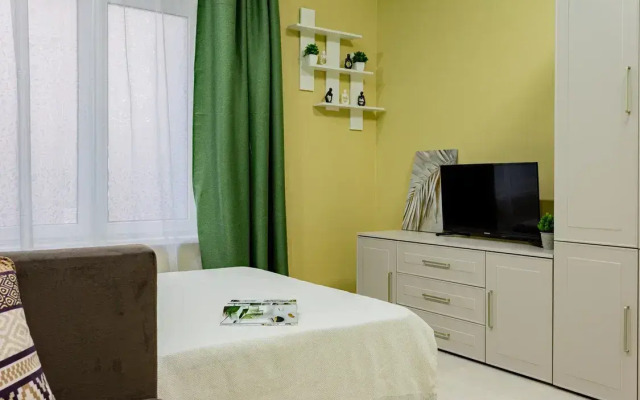 Studiya Dlya Troikh V Zhk Letniy Flat
