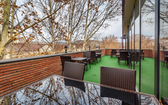 Merlin Hotel