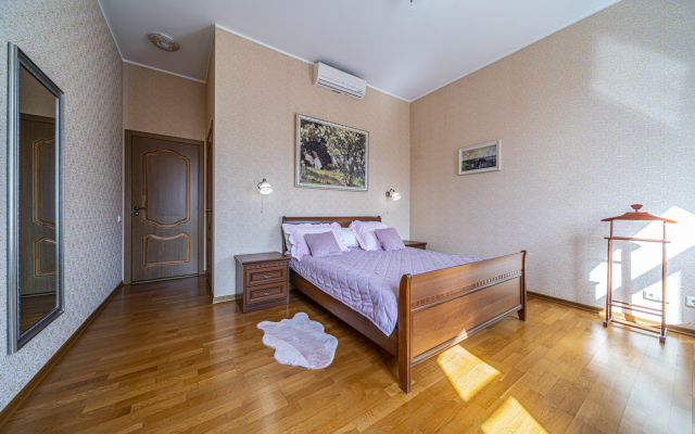 Na Naberezhnoy Kanala Griboyedova Apartments