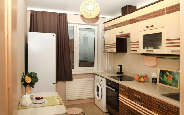 Prostornaya dlya Bolshoy Kompanii na Kirova  25 Flat