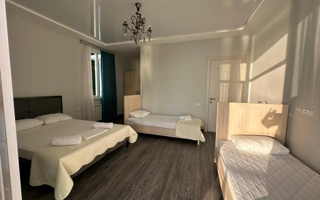Guesthouse 99, Guest House