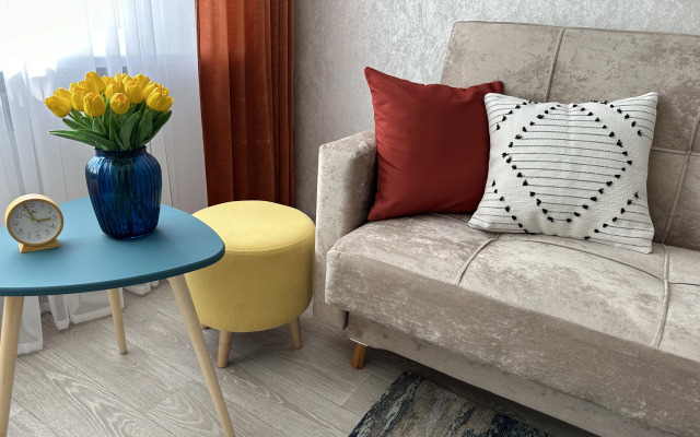 Na Glavnom Bulvare Goroda Flat