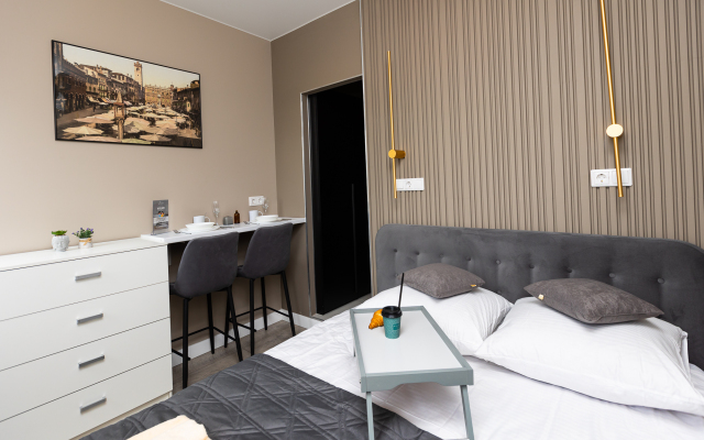 Апартаменты Байрес 365/3