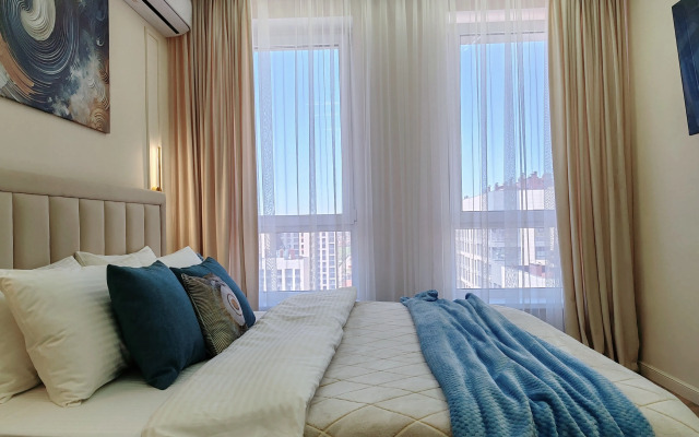 Flat s Panoramnym Vidom na Skver Geroyev Rossii