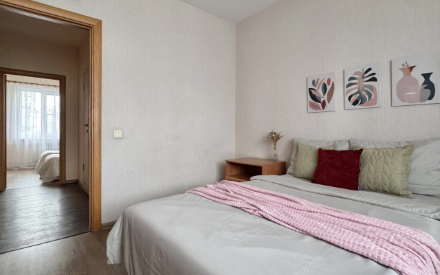 Квартира Просторная рядом с метро Дунайская