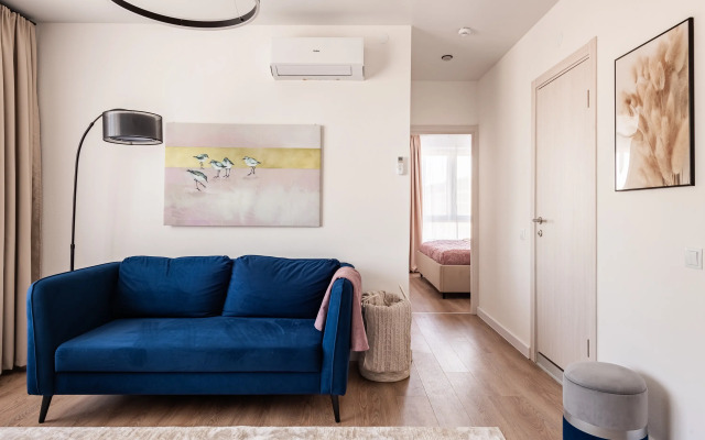 Ezhevichno-Smorodinovyj Tort, vidovaya Flat