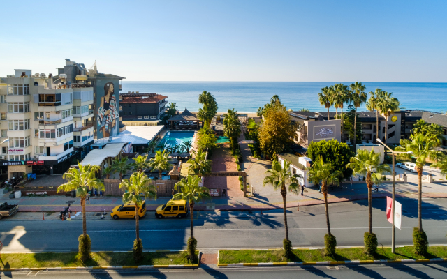 Delfino Boutique Apart-Hotel