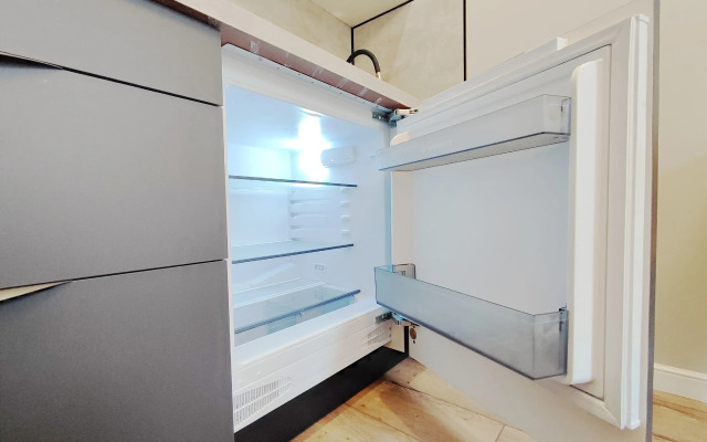 Dizaynerskaya Studiya S Dvuspalnoy Krovatyyu Flat