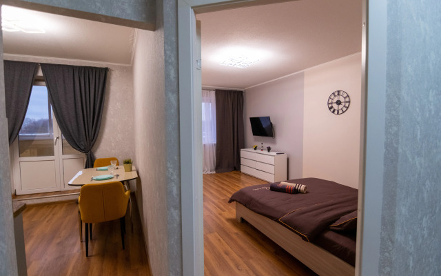 V otlichnom rayone na troikh Apartments