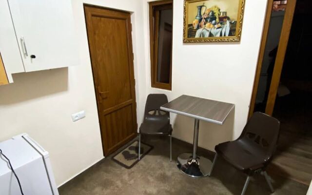 Хостел Domino Yerevan Hostel and Tours