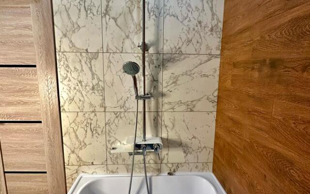 Апартаменты с видом на ТЦ Круиз