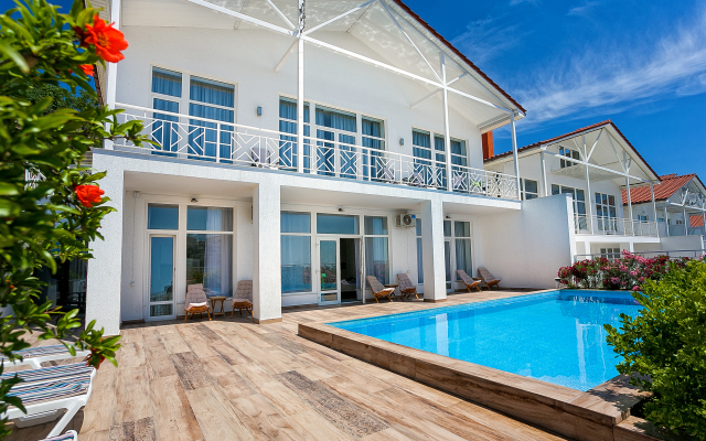 Gurzuflife Apartments