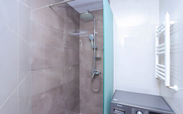 2Bd1Bath Pushkin ave 58 2ndfloor next to church.
