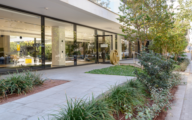 High End & City View by FeelHome